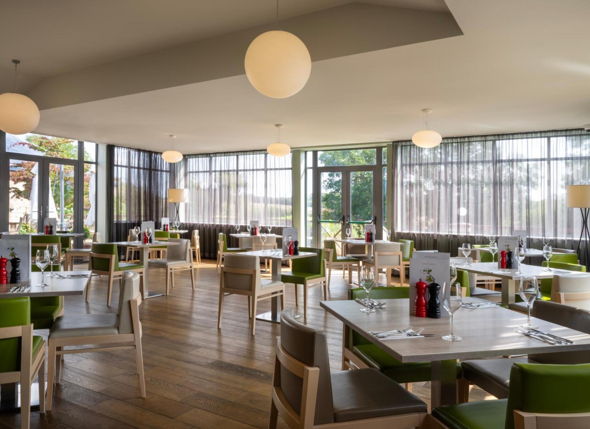 Holiday Inn Huntingdon Racecourse By Ihg Exterior foto