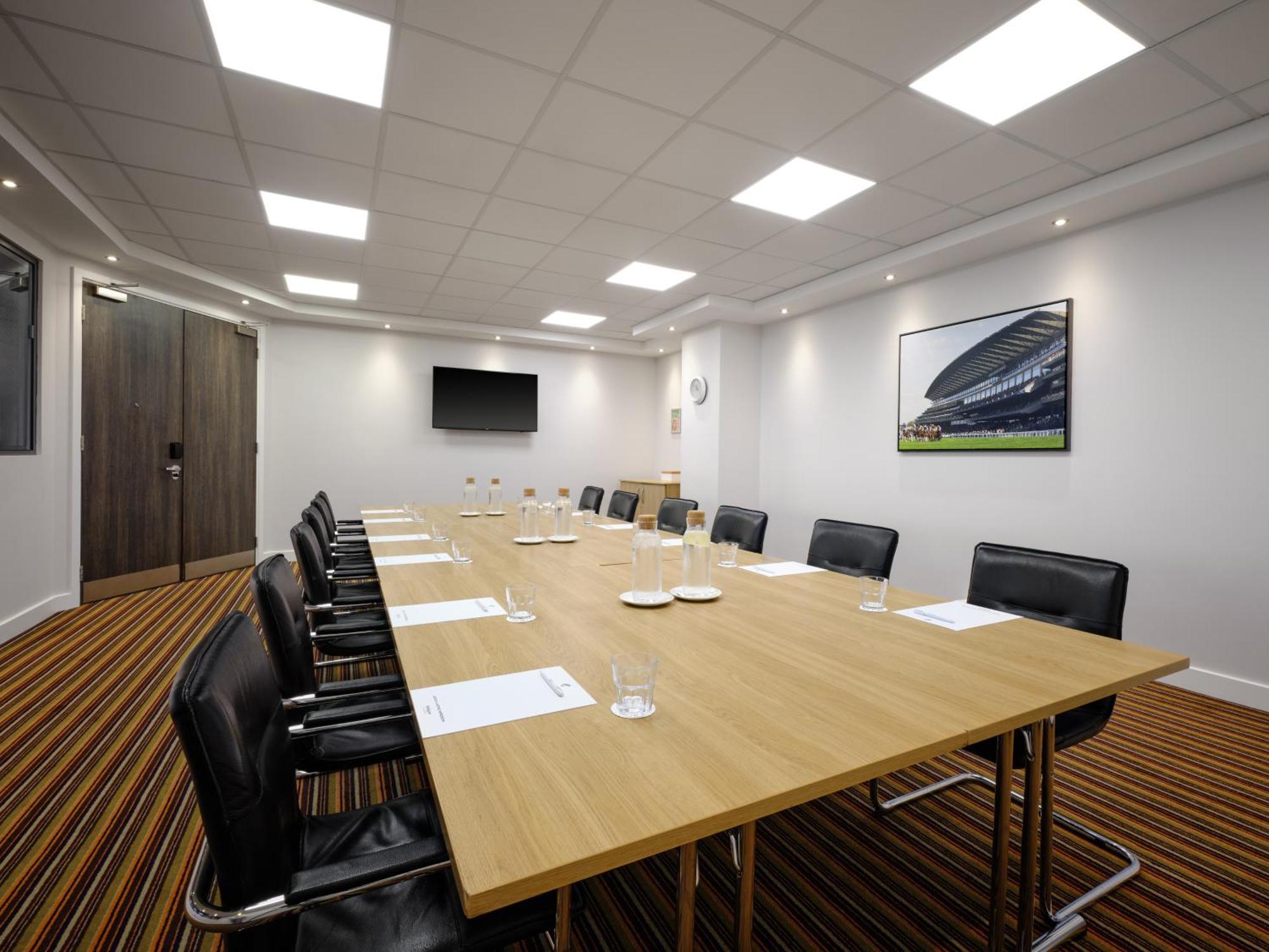 Holiday Inn Huntingdon Racecourse By Ihg Exterior foto