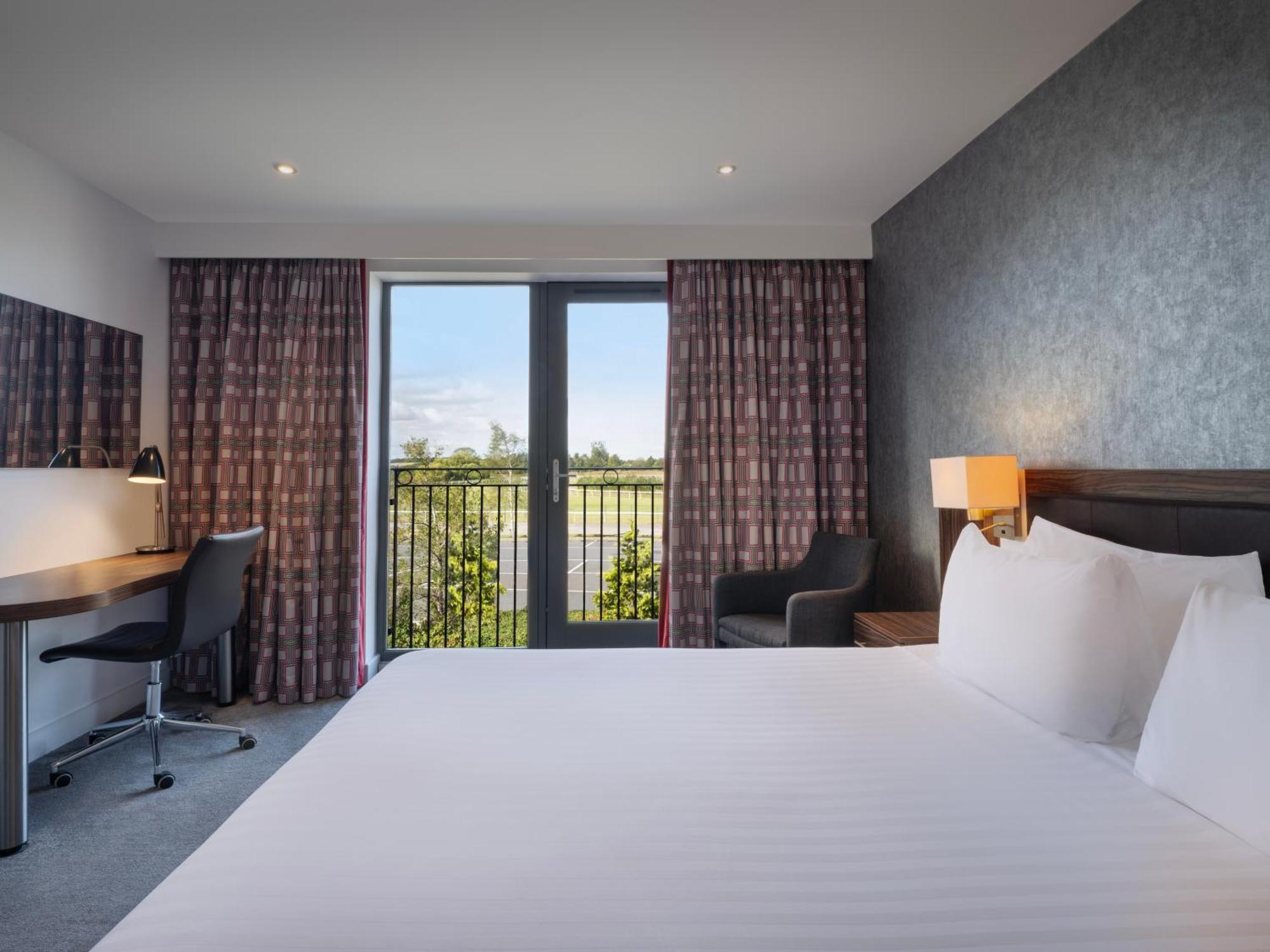 Holiday Inn Huntingdon Racecourse By Ihg Exterior foto