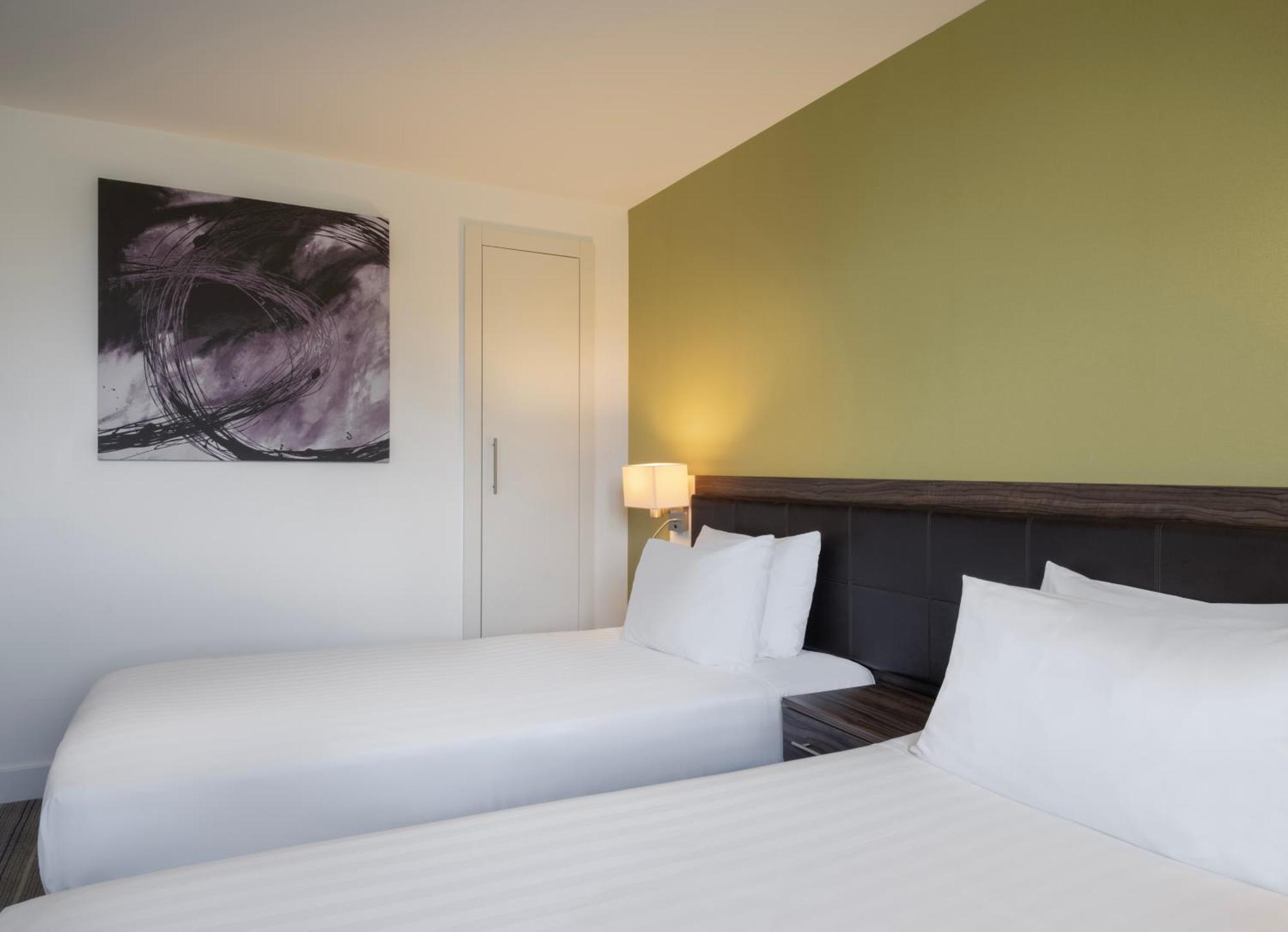 Holiday Inn Huntingdon Racecourse By Ihg Exterior foto