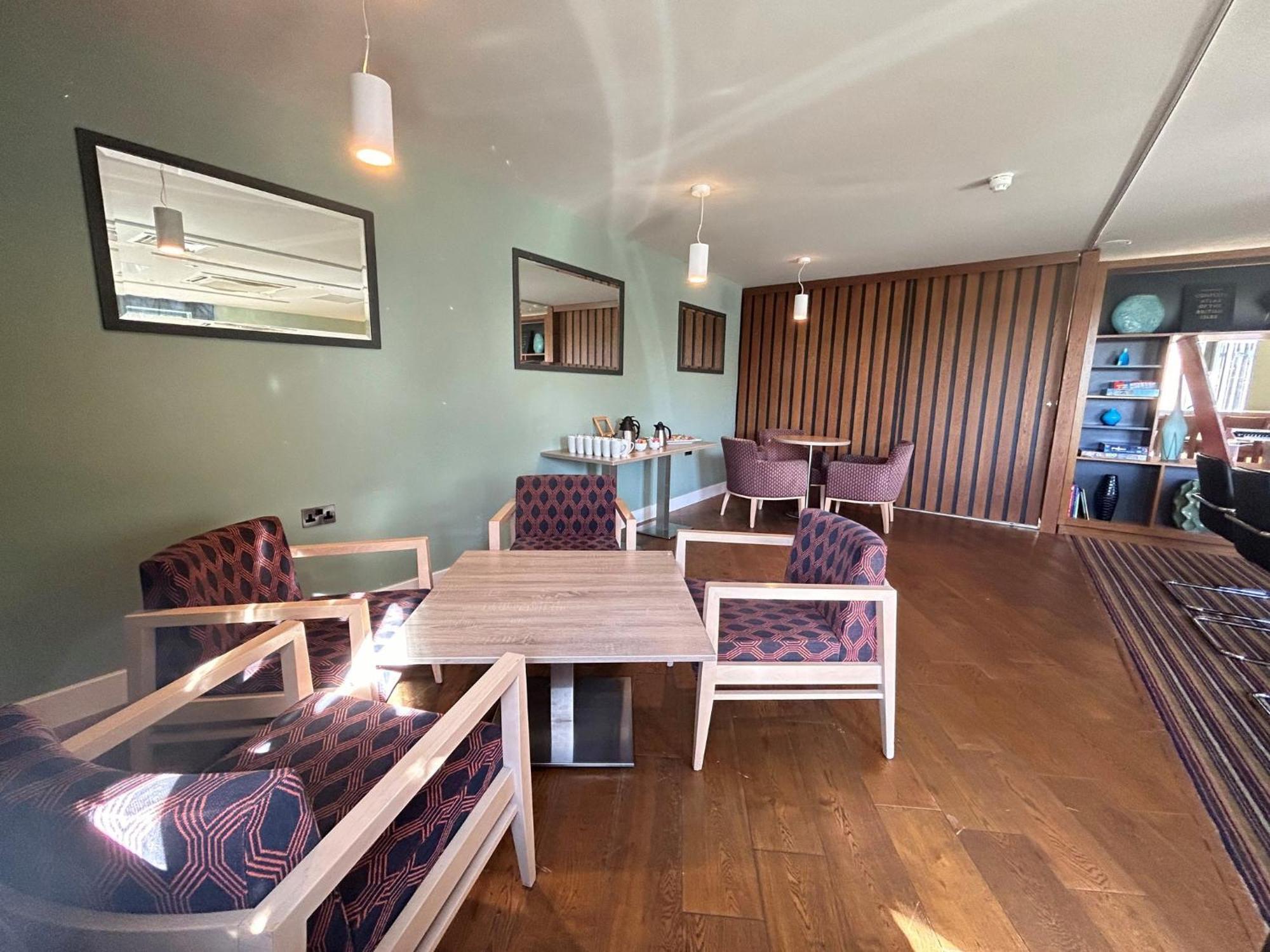 Holiday Inn Huntingdon Racecourse By Ihg Exterior foto